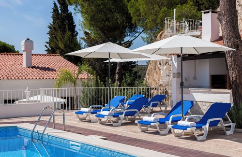 Santana Villa | Luxury Villa, Sesimbra. Amazing natural chlorine pool. Garden Near the sea