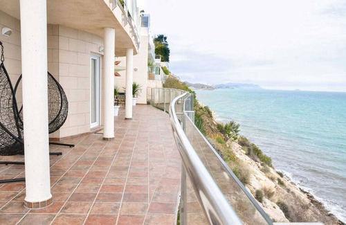 Coveta Fuma Villa | Luxury villa situated on the Costa Blanca with sensational views of the Med.