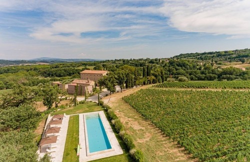 Sarteano Villa | Luxury villa Tuscany for rent, large tuscan villa to rent, villa with pool and views tuscany Italy