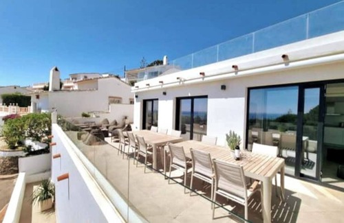 Mijas Villa | Luxury Villa with Private Pool, with Sea View, Wi-Fi and Air Conditioning