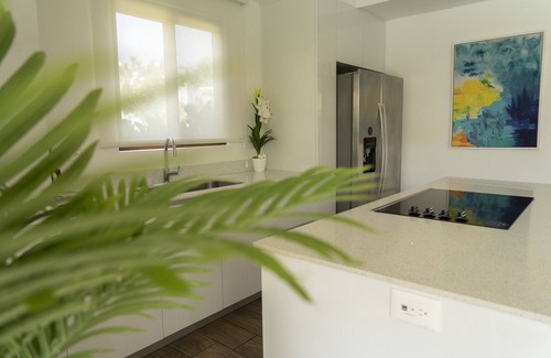 Monterrico Villa | Luxury Villa w/Jacuzzi & breakfast included