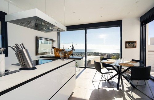 Marbella Villa | Luxury villa with amazing views in Altos de Los Monteros, Marbella