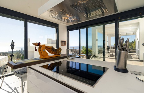 Marbella Villa | Luxury villa with amazing views in Altos de Los Monteros, Marbella