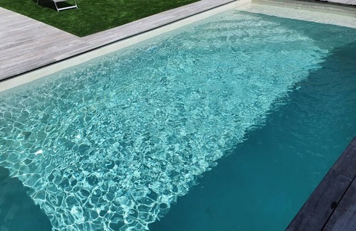Candillargues Villa | Luxury Villa with Year-Round Comfort and Saltwater Pool in Prime Location