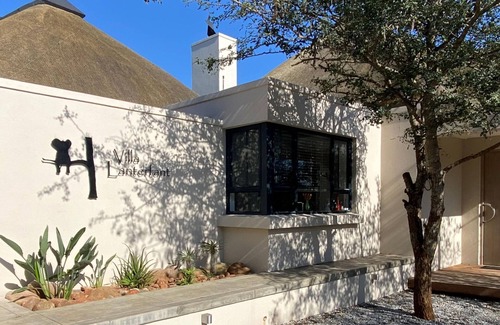 Hoedspruit House | Luxury Villa with Heated Pool