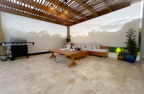 Juan Dolio Villa | Luxury Villa with Heated Private Pool near the Beach-Bars-Restaurants