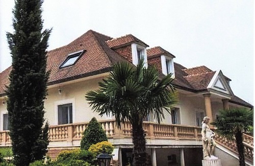 Hargeville Villa | Luxury villa with heated pool (5 bedrooms) near Paris 2024 Olympic Games