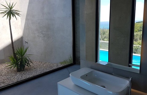 Famalicao Villa | Luxury villa with heated private pool (8p)