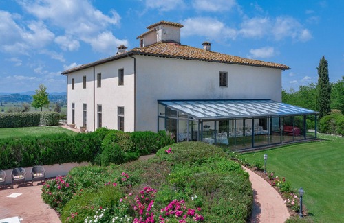 Le Piazze House | Luxury villa with indoor pool, sauna, jacuzzi and swimming pool in the garden