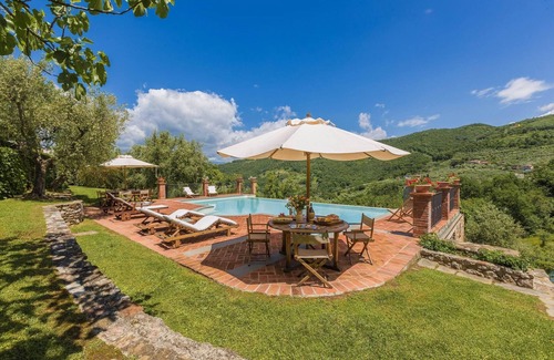 Monsummano Terme Villa | Luxury Villa with infinity pool and jacuzzi corner, stunning views,high comforts