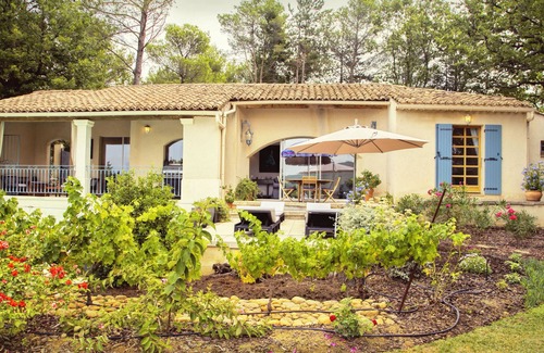 Gaujac Villa | Luxury Villa with pool, garden, petanque court great views in perfect location.