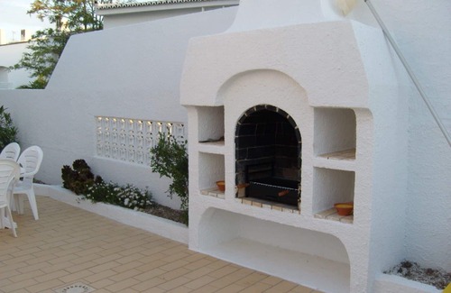 Mato Serrao Villa | Luxury villa with private pool. Walking distance to town & beach. Free WiFi.