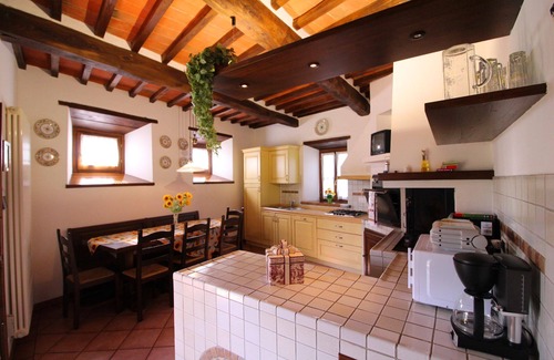 Subbiano Villa | Luxury villa with private pool, outdoor Jacuzzi, billiard room and air conditioning, situated at the