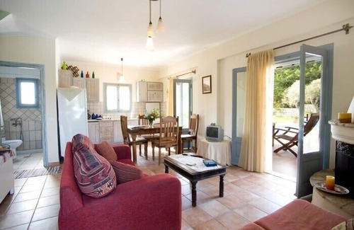 Lefkada Town Villa | Luxury villa with private pool, 0,5km from beach and 0,5 km from town