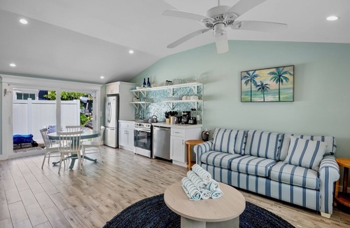 Holmes Beach Villa | Luxury Villa with Pool, Near Beach!