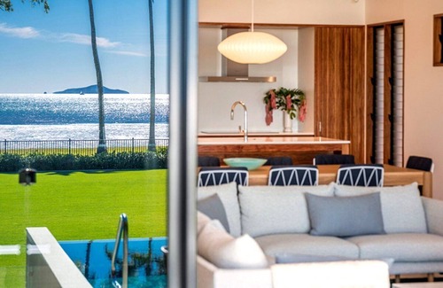 Flametree House | Luxury Villas Azure (Walk to Beach)