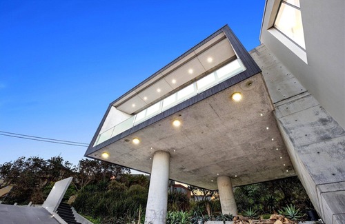 Forresters Beach House | Luxury Villas Bluewater at Forresters (w/heated rooftop spa)