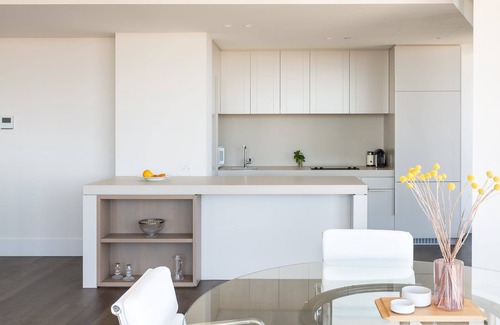 South Yarra Apartment | Luxury Villas Chapel View (With Car Parking)