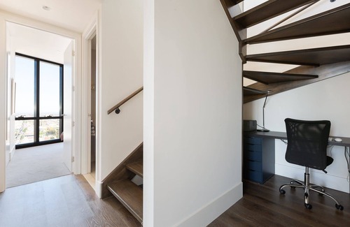 South Yarra Apartment | Luxury Villas Chapel View (With Car Parking)