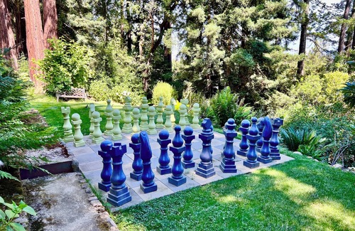 Calistoga House | Luxury Vineyard Guest House with Amazing Views, Pool, Pickle Ball & Tennis!