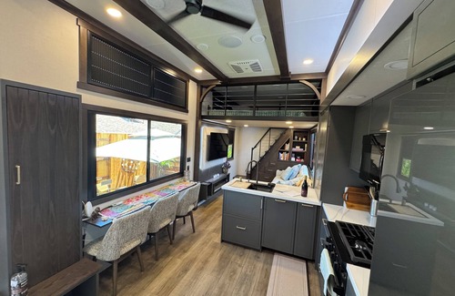Templeton Cottage | Luxury Vineyard Retreat – Near Mid-State Fair & Tin City Events