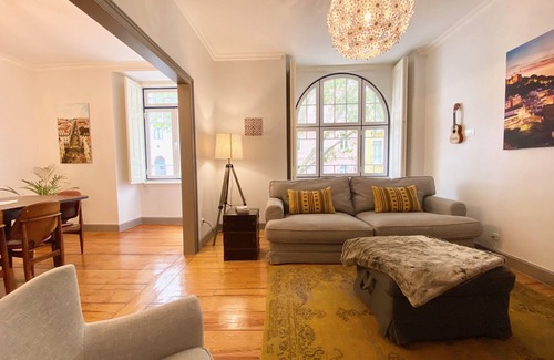 Sao Sebastiao da Pedreira House | Luxury vintage apartment in the city center Praça Marquês, by MyPlaceForYou