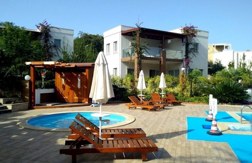 Yalikavak Villa | Luxury VIP 3 Bedroom Holiday Villa With Private Garden And Communal Pool.