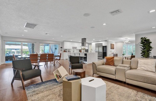 Fort Lauderdale Villa | Luxury Waterfront | Pool, Sauna, Playground & more