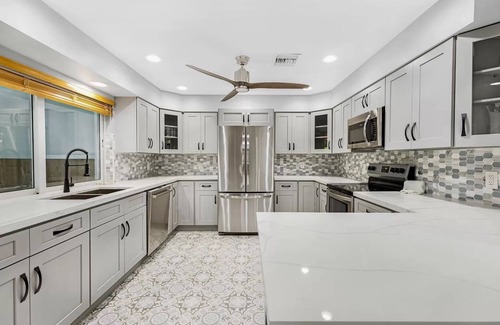 Hendricks and Venice Isles House | Luxury Waterfront bungalow off Las Olas with private pool and 50 foot dock
