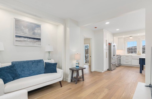Portsmouth House | Luxury Waterfront House in Portsmouth, RI with Direct Beach Access