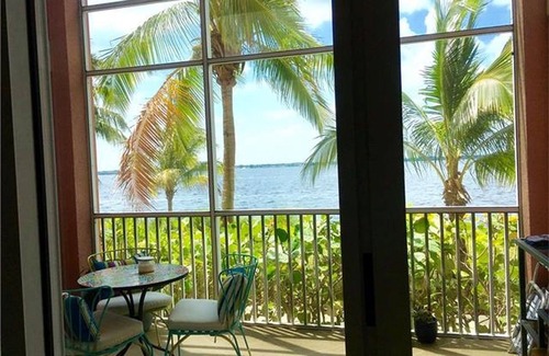 East 1st Street Condo | Luxury Waterfront Loft Condo