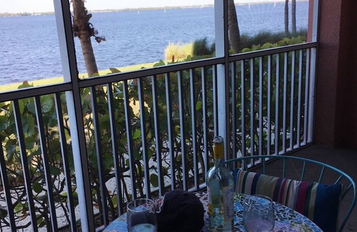 East 1st Street Condo | Luxury Waterfront Loft Condo