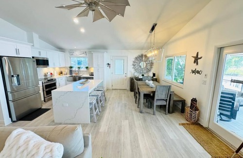 Crystal River House | Luxury Waterfront Oasis Scallop, Fish, Kayak, Breathtaking Views, Private Dock