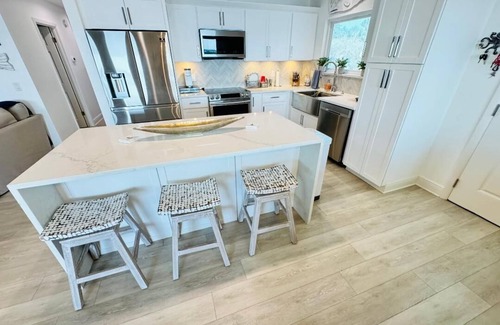 Crystal River House | Luxury Waterfront Oasis Scallop, Fish, Kayak, Breathtaking Views, Private Dock