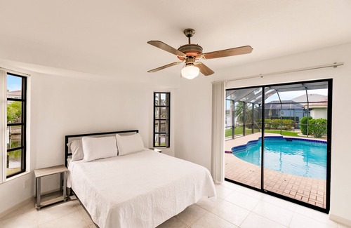 Punta Gorda Villa | Luxury Waterfront Villa/Sleeps 8/Heated Saltwater Pool/Dock/Fishing