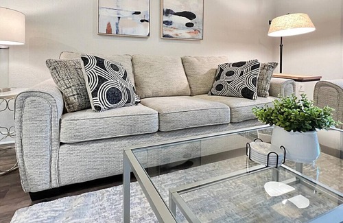 Carver City - Lincoln Gardens Apartment | Luxury Westshore Living, Quiet Courtyard Views