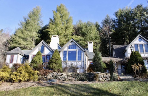 Banner Elk Cottage | Luxury Wildflower Cottage: Mountain Views, Farm Animals, and Exquisite Decor