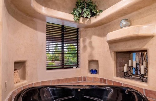 Peoria Villa | Luxury Winding Waterslide Oasis+SportCourt+Golf+SwimupBar+Playset+Firepits+PingPong+Pooltable