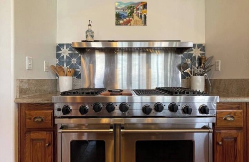 Temecula House | Luxury Wine Country Retreat 4BR 4.5BA on Vineyard. Private Pool & Views