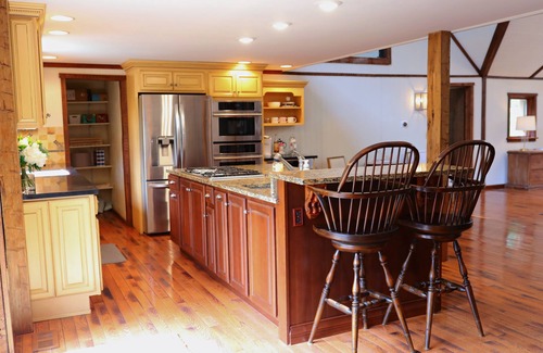 Laurelville Cottage | LUXURY Wooded Hilltop Hocking Hills Villa Lodge!
