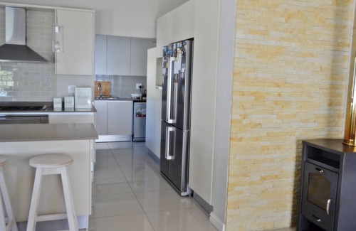 Trawal House | Luxury 4 bedroom home within a working cape winelands farm