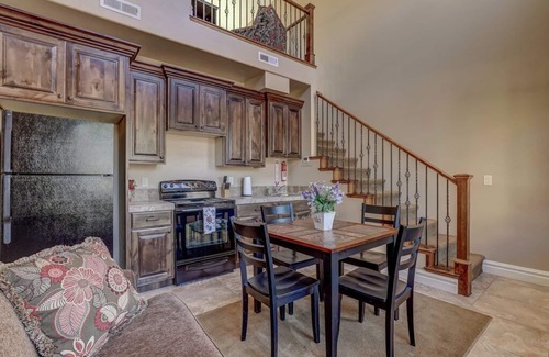 Zion National Park East Entrance Villa | Luxury Zion Villa, Epic Views, Gourmet kitchen, Hot tub, Great Family Retreat