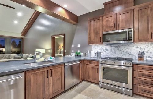 Lakeside Park Condo | LuxuryÂ 3br Steps From Heavenly Village & Gondola 3 Bedroom Condo by RedAwning
