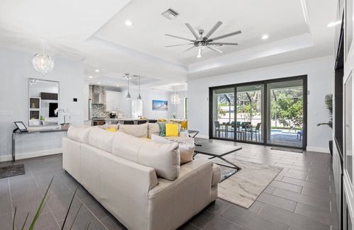 Bonita Shores House | LuxuryHome+MiniPutt&HeatedPool+FirePit+Close2Beach