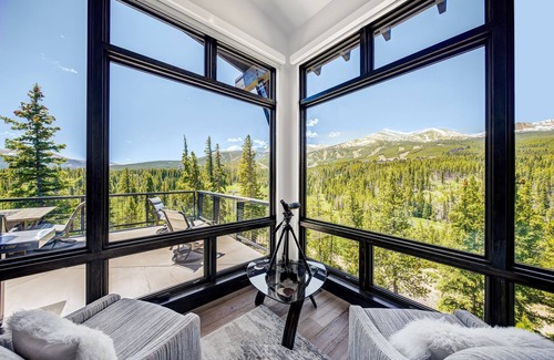 Peak 8 House | LuxuryHome Private HotTub Private Gondola Access OXYGEN System Stunning Views!