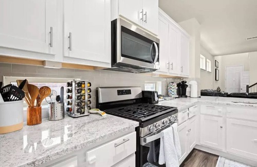 Round Rock House | LuxuryLivingMinutesToKalahari/DellDiamond GameRoom