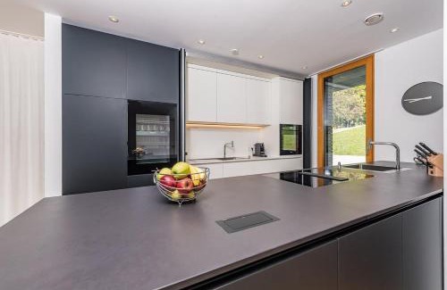 Sankt Gallenkirch Ski Chalet | Luxus Chalet Skilift fußläufig Bergblick & Wellness