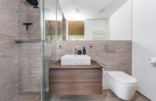 Sankt Gallenkirch Ski Chalet | Luxus Chalet Skilift fußläufig Bergblick & Wellness