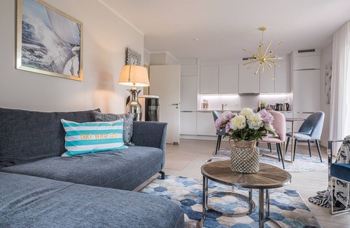 Zingst Apartment | Luxus Ferienwhg. für 4 Per. am Meer mit Sauna, Kamin, Garten und Waschmaschine