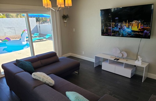 Winchester Villa | ➤ LUXY Vacation Villa Resort w/ Game Room 10min STRIP